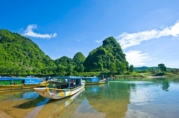 Vé máy bay đi Đồng Hới Jetstar giá rẻ chỉ từ 400.000 đồng