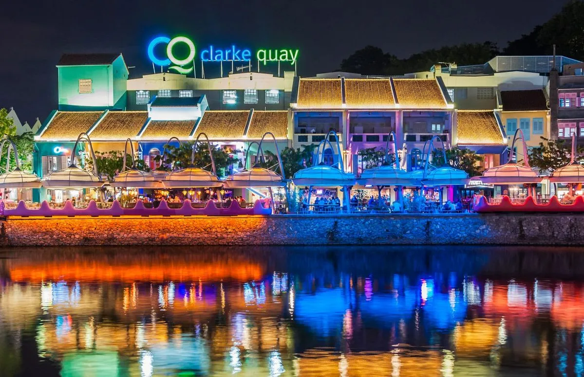 Clarke Quay: Điểm vui chơi sầm uất bậc nhất Singapore
