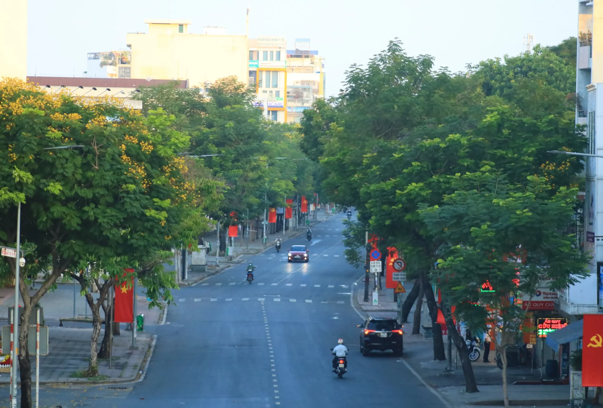 Đặt vé máy bay mùng 4 Tết vào Sài Gòn cảm nhận không khí yên bình